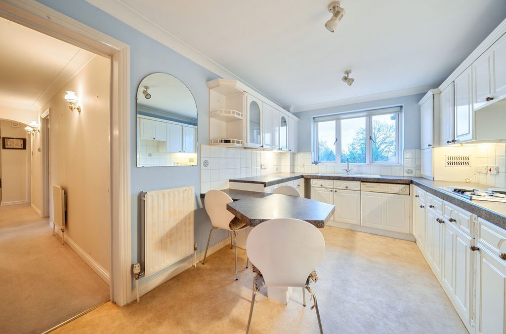 Property photo 3 of 11 1388555-25-6936F7...