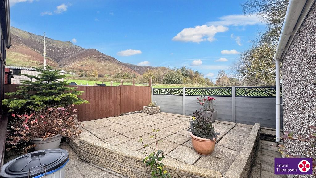 Property photo 2 of 26