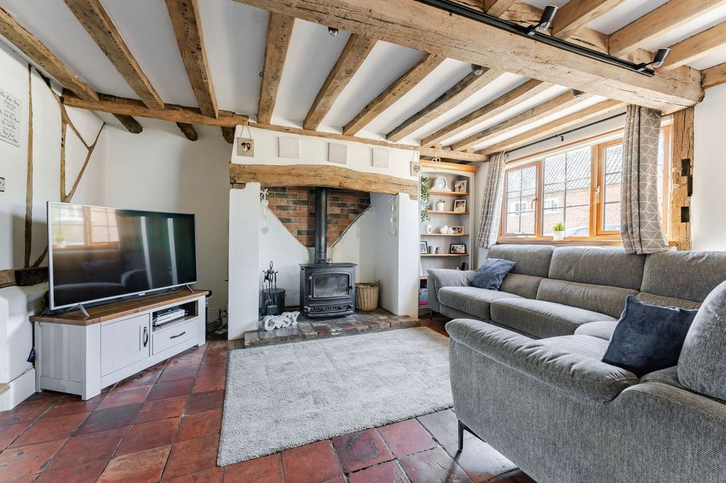 Property photo 2 of 32