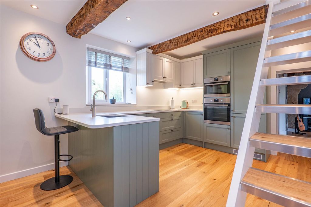 Property photo 3 of 50 Kitchen/Breakfast Room