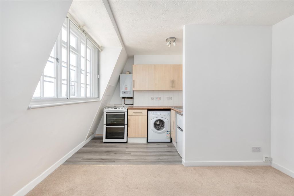 Property photo 3 of 12 Flat-4-11-Montpelier-St-Large-3.Jpg