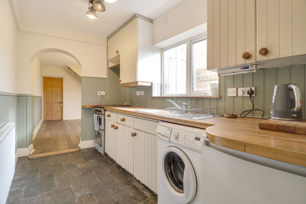 Property photo 2 of 18 Kitchen-11