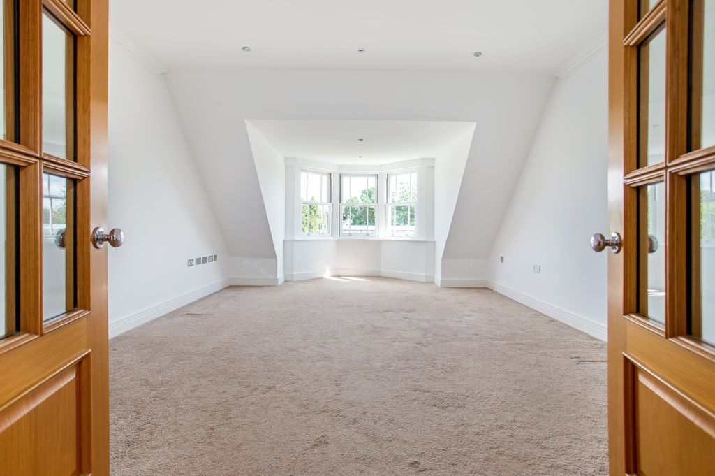 Property photo 1 of 11 3
