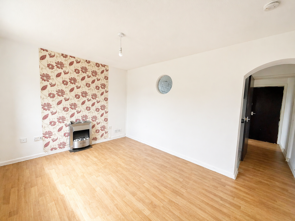 Property photo 2 of 6 Lounge