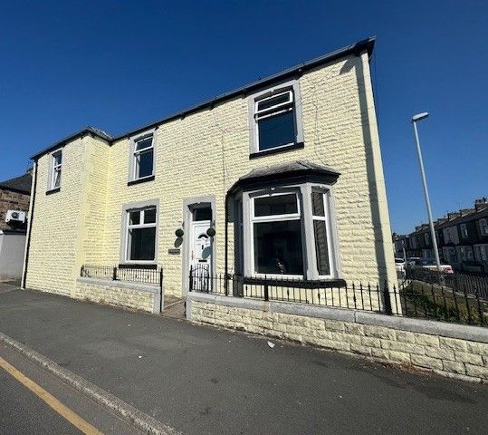 Property photo 2 of 20