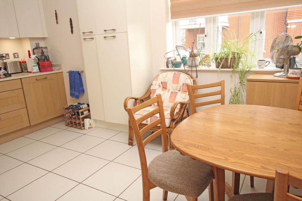 Additional image 13 of 3 bed flat for saleDarley Road, Eastbourne BN20