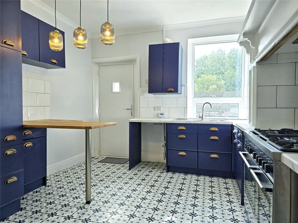 Property photo 3 of 19 Kitchen Diner