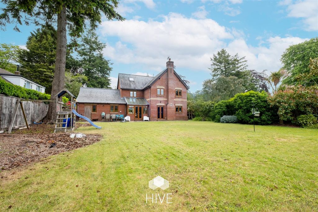 Property photo 2 of 30