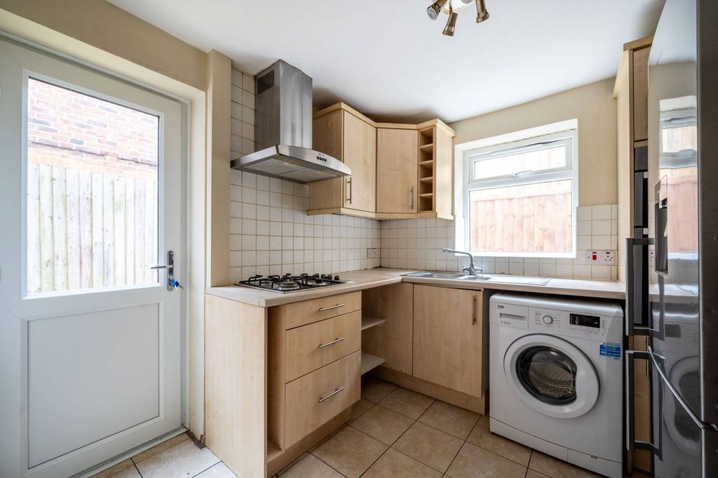 Property photo 2 of 24