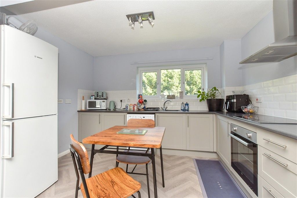 Property photo 2 of 8 Kitchen