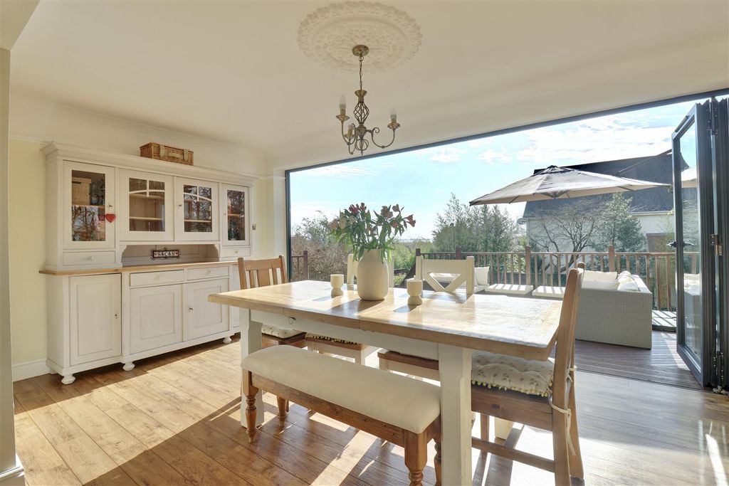 Property photo 1 of 35 42F0E6F7-A75E-464B-824A-D47F50Fd06B2_1_201_A.Jpeg