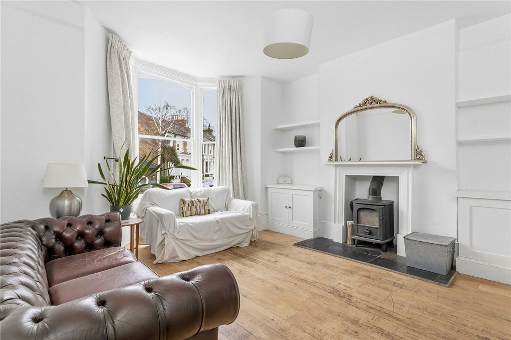 Property photo 2 of 18 Picture No. 30