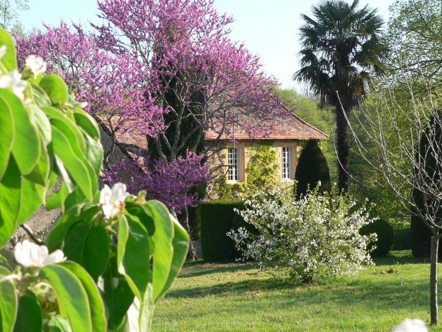 Property photo 2 of 27