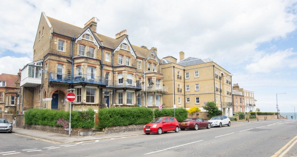 Property photo 1 of 10 External