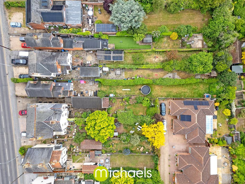 Property photo 2 of 20