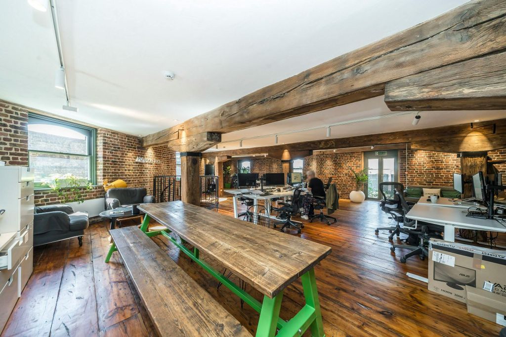 Property photo 1 of 6 Office 1.Jpg