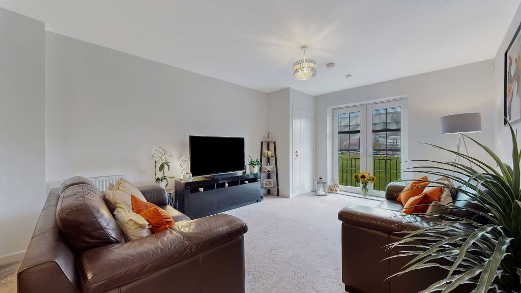 Property photo 2 of 19 21-Web-Or-Mls-233A Thornliebank Road Flat 0.4_13