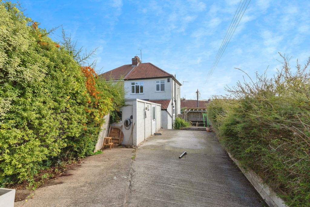 Property photo 2 of 20