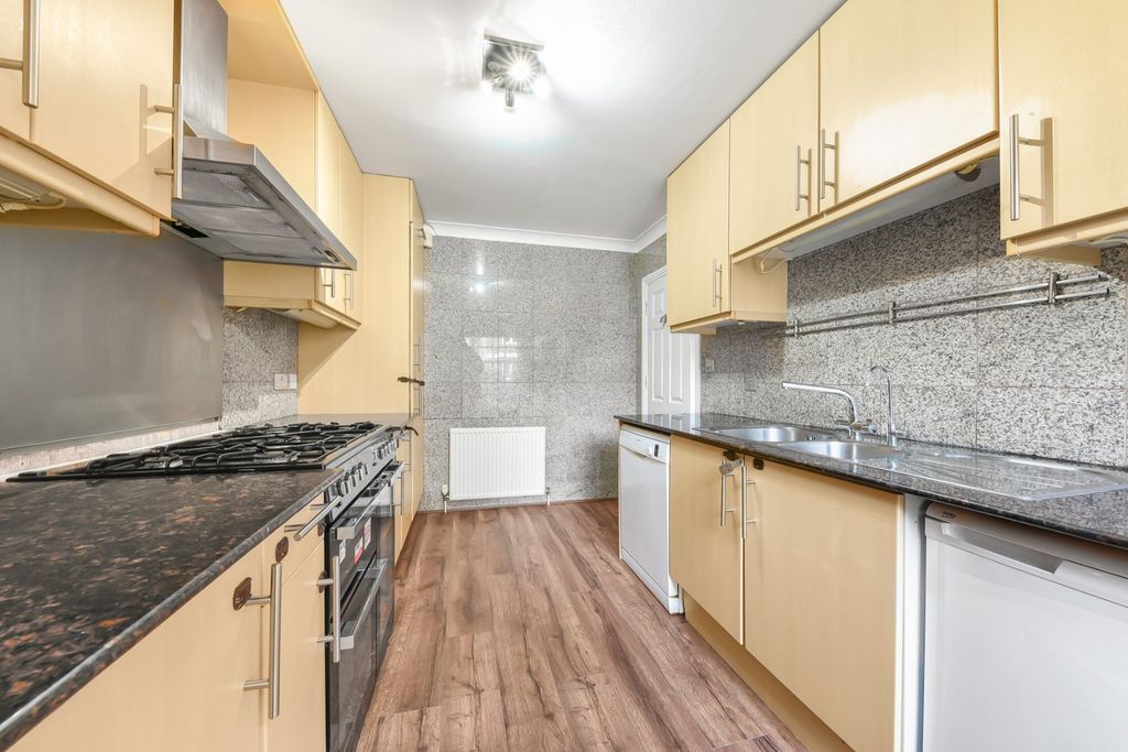 Property photo 3 of 24