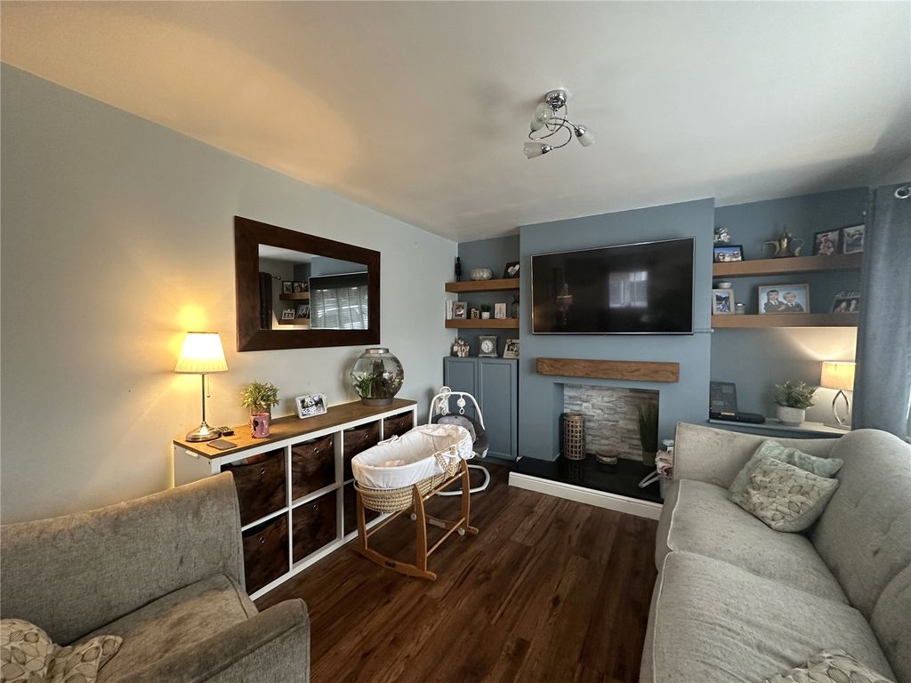 Property photo 2 of 18 Picture No. 16