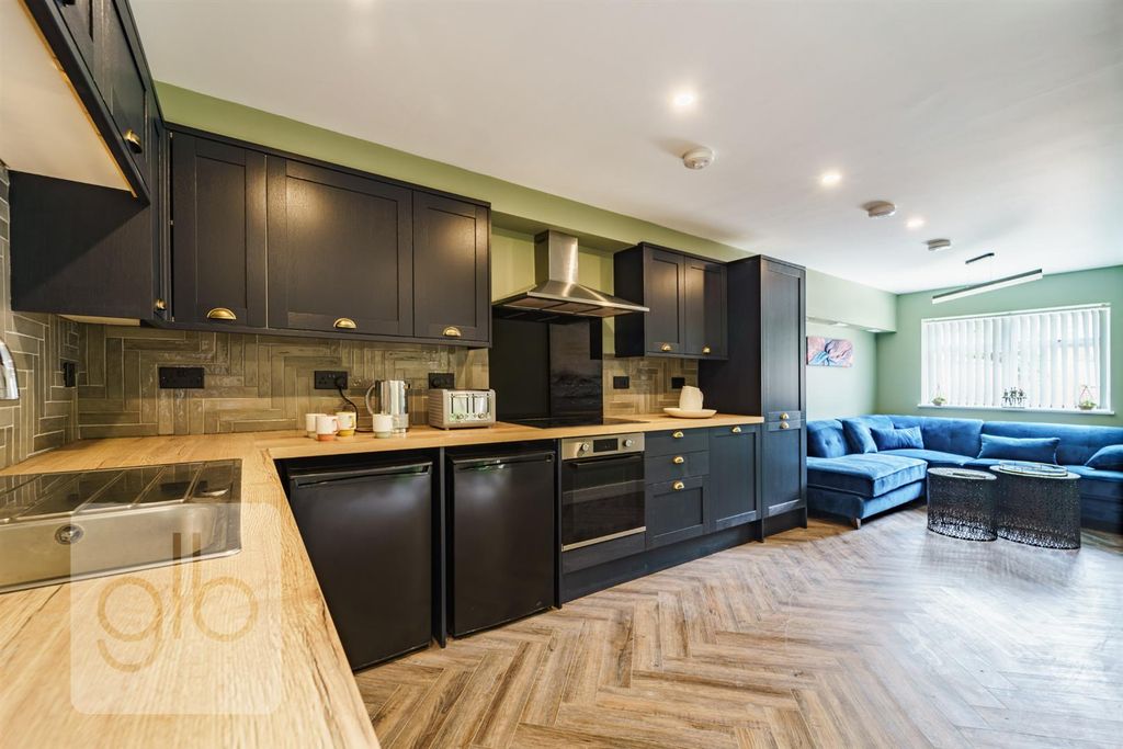 Property photo 3 of 18 Untitled Design - 2023-06-17T095024.880.Png