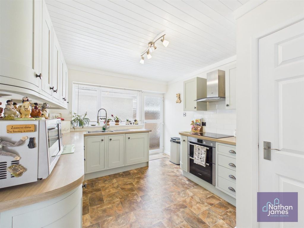 Property photo 2 of 34 Kitchen