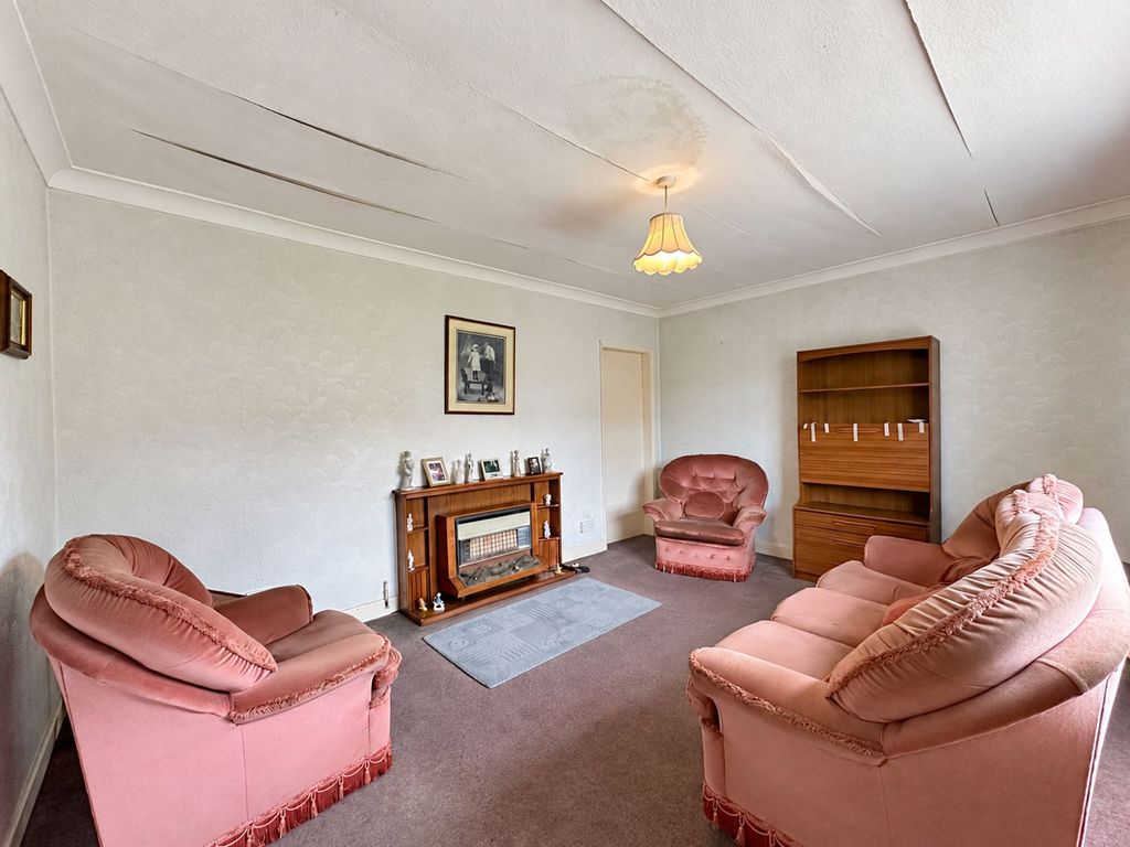 Property photo 3 of 19 Living Room
