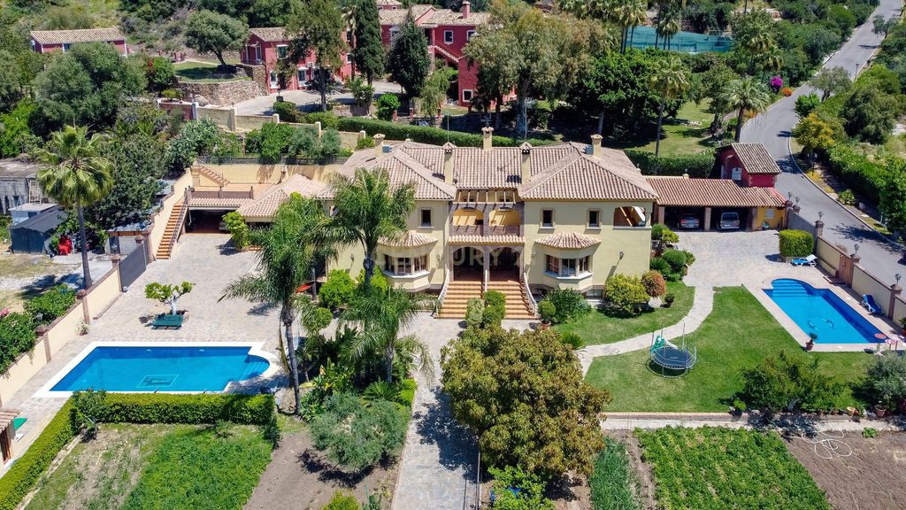 Property photo 1 of 69 Spectacular Semi-Detached Villa In Vega Del Colorado, La Quinta, Benahavís.