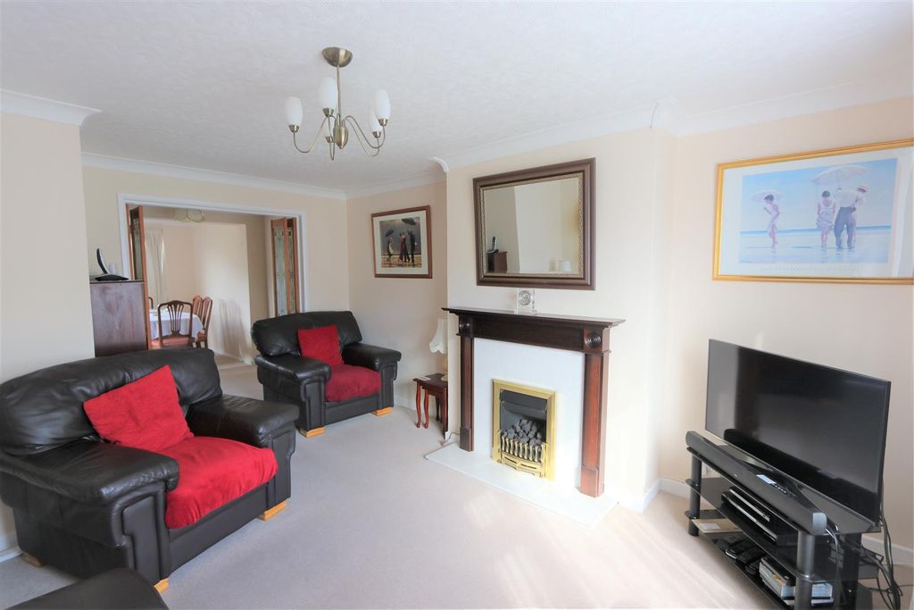 Property photo 3 of 14
