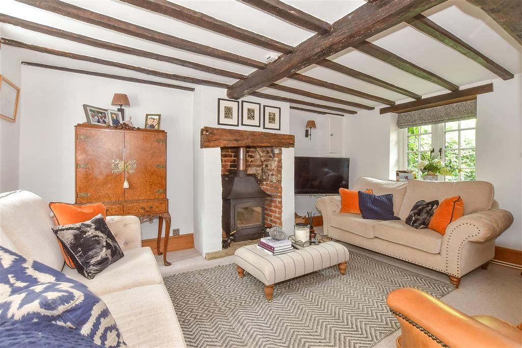 Property photo 3 of 16 Sitting Room