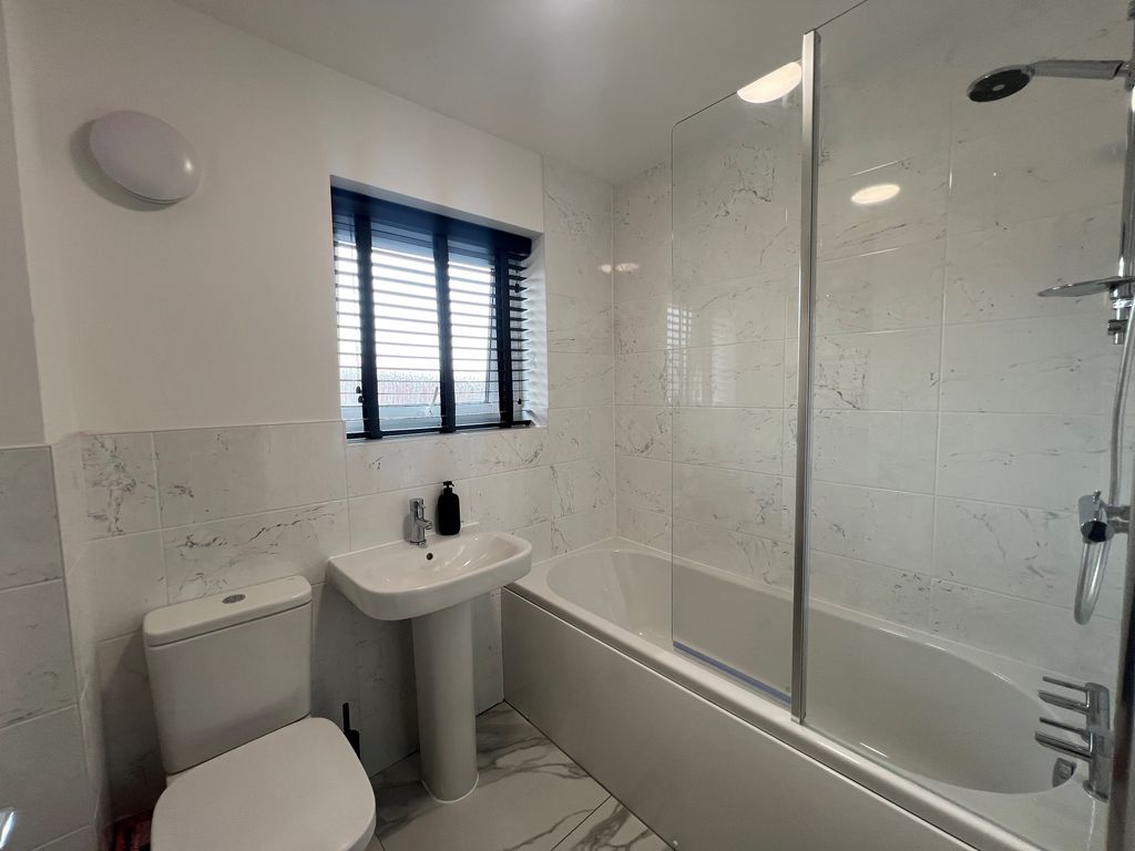 Property photo 3 of 5 Bathroom