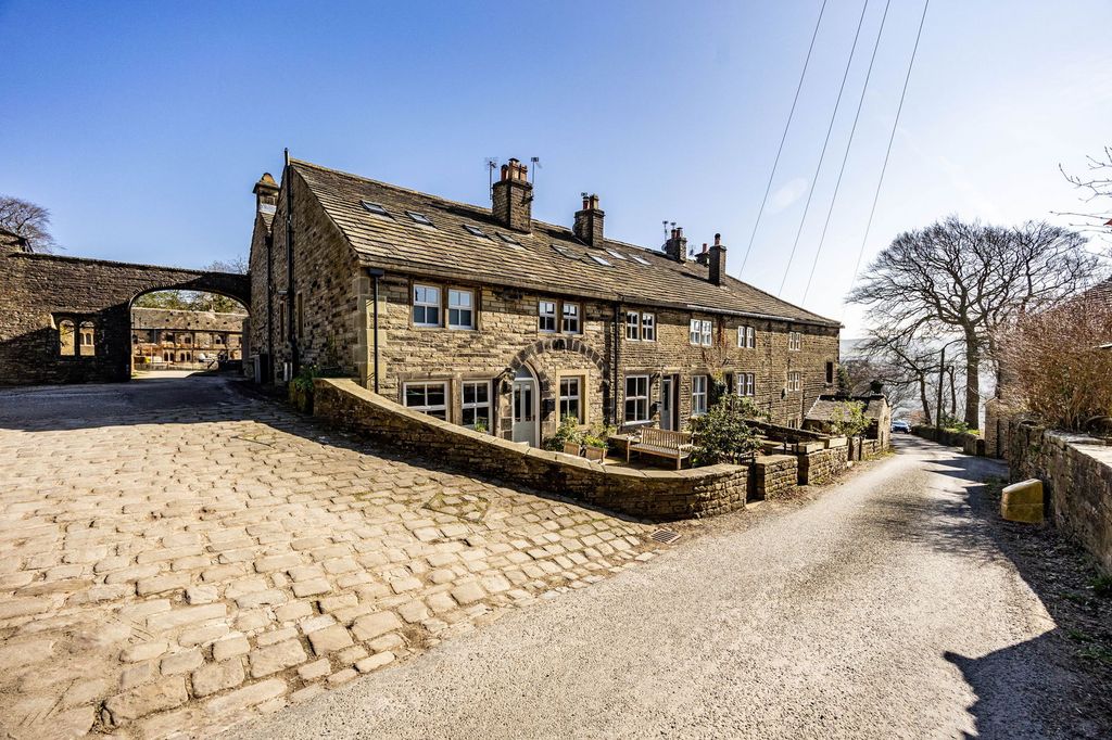 Property photo 1 of 42