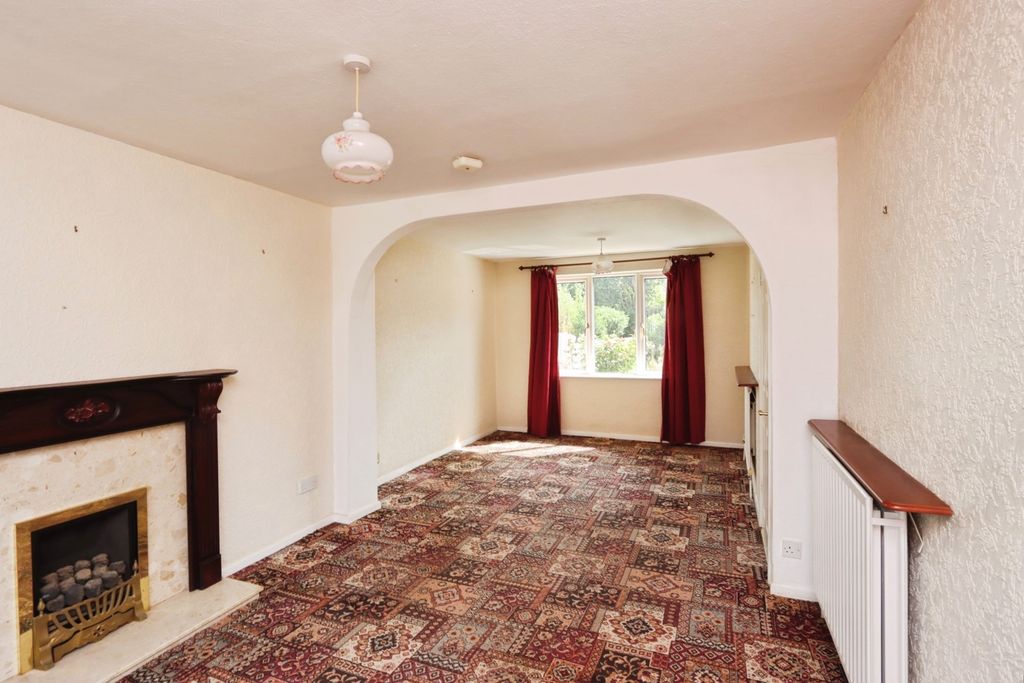 Property photo 3 of 17 Photo