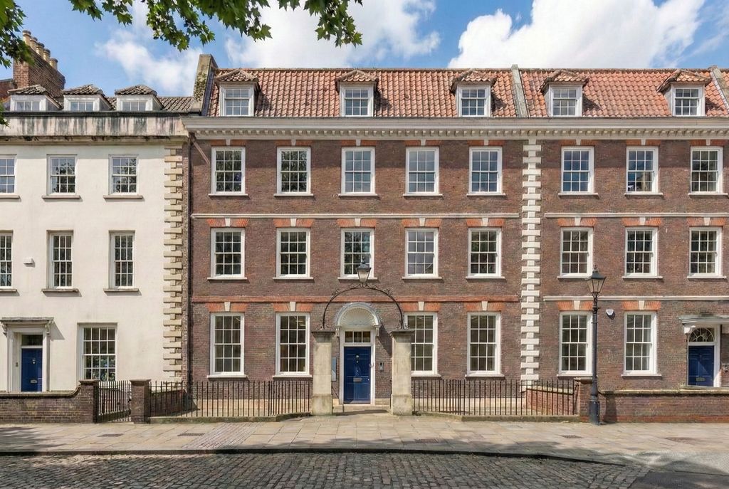 Property photo 1 of 8