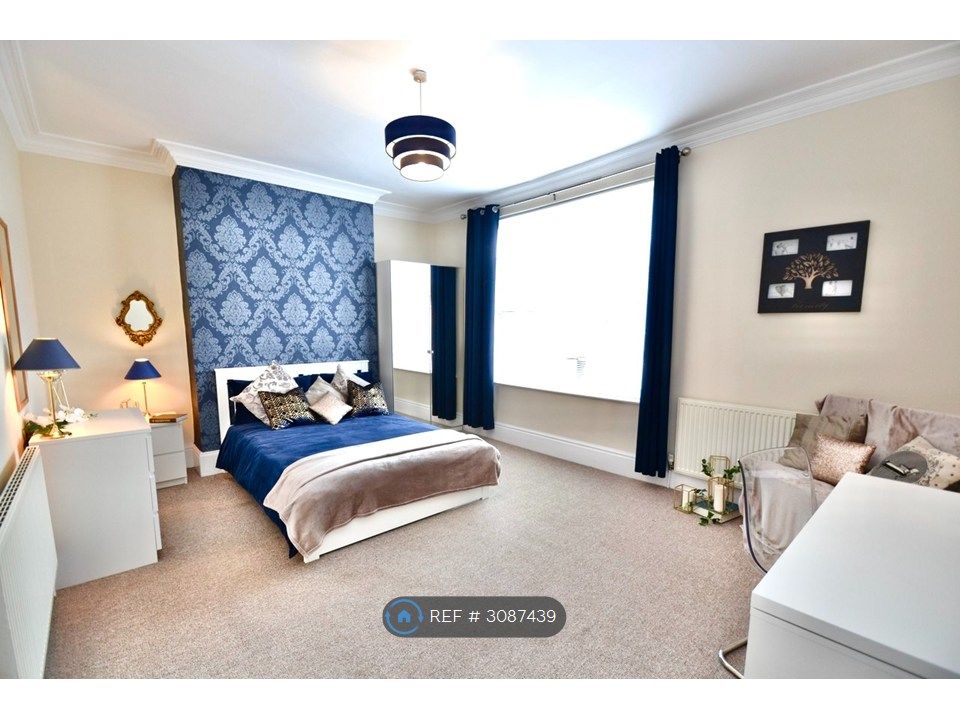 Property photo 3 of 11 Bedroom 4