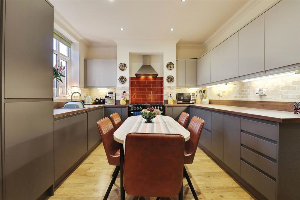 Property photo 2 of 25 21Caf56F-Img_9121-Img_9123.Jpg