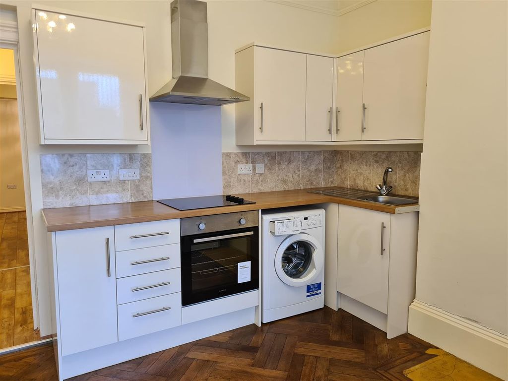 Property photo 2 of 6 Whitehall Road, Flat 1 - Kitchen.Jpg
