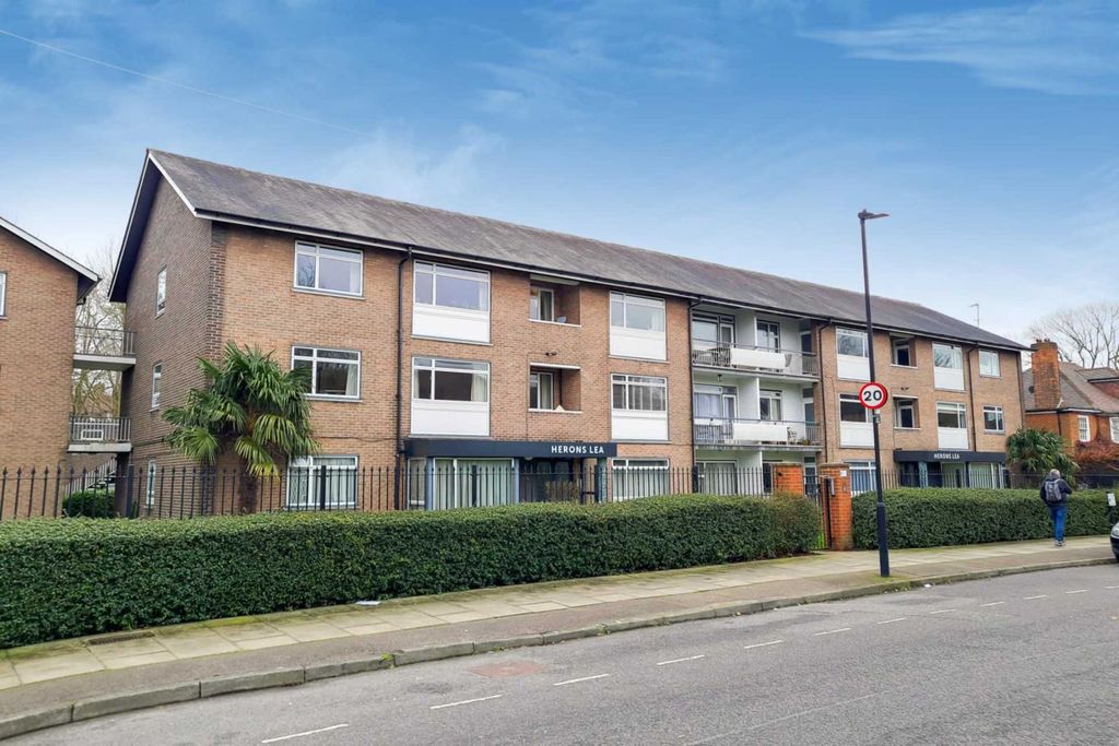 Property photo 2 of 18