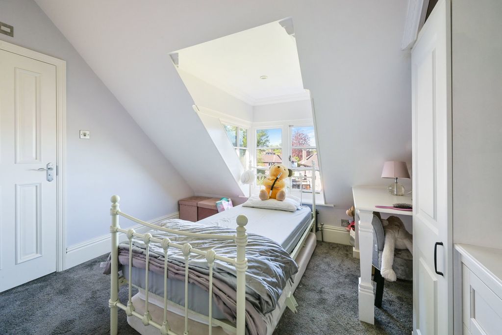 Additional image 13 of 3 bed flat for saleWesterham Road, Oxted RH8