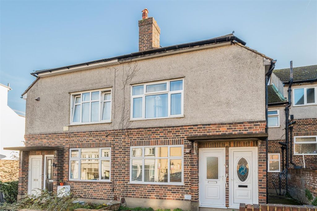 Property photo 1 of 13 1387918-1-693Aa25047c54.Jpg