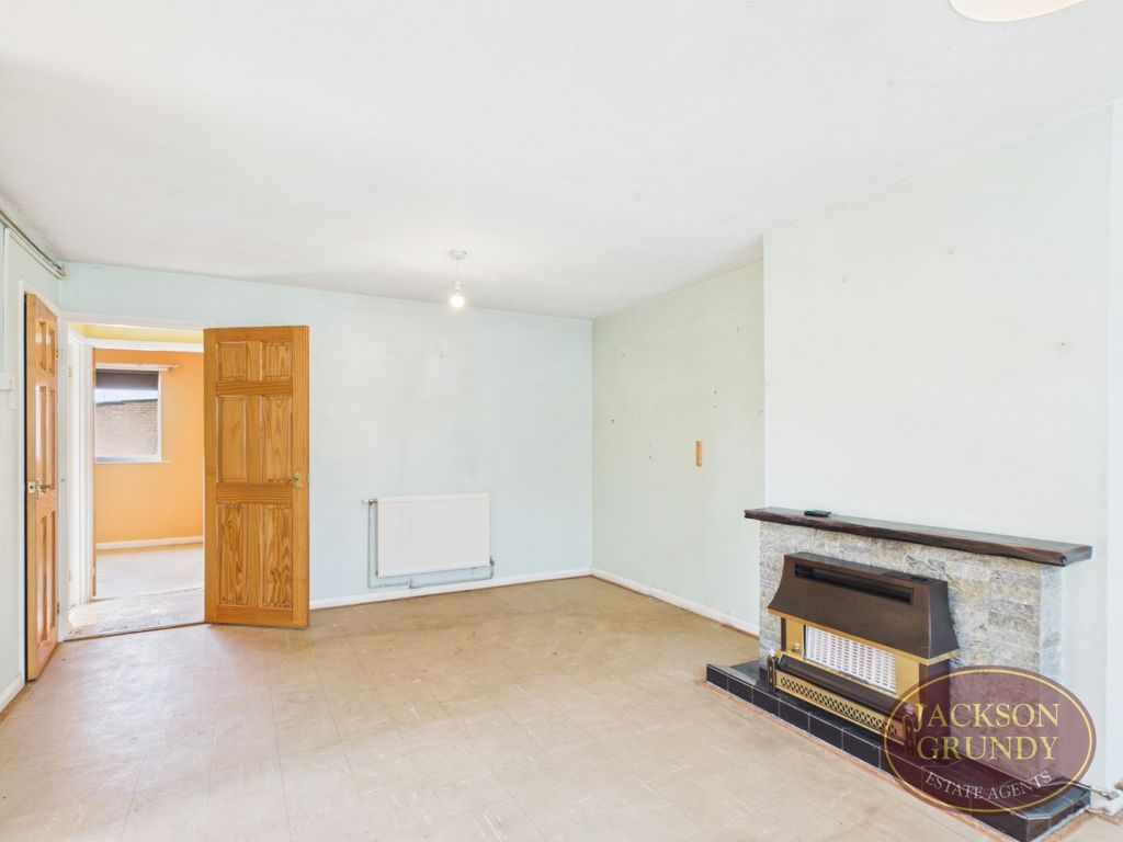 Property photo 3 of 12 Whitehills Crescent