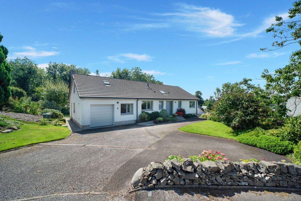 Property photo 1 of 31