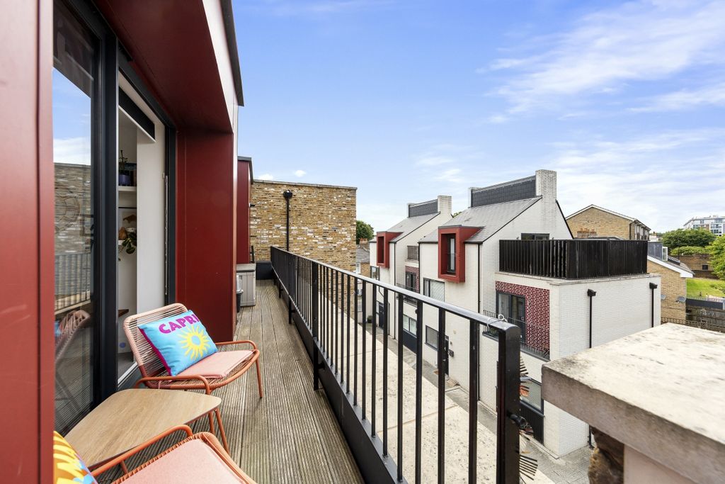 Property photo 3 of 18 094A6675