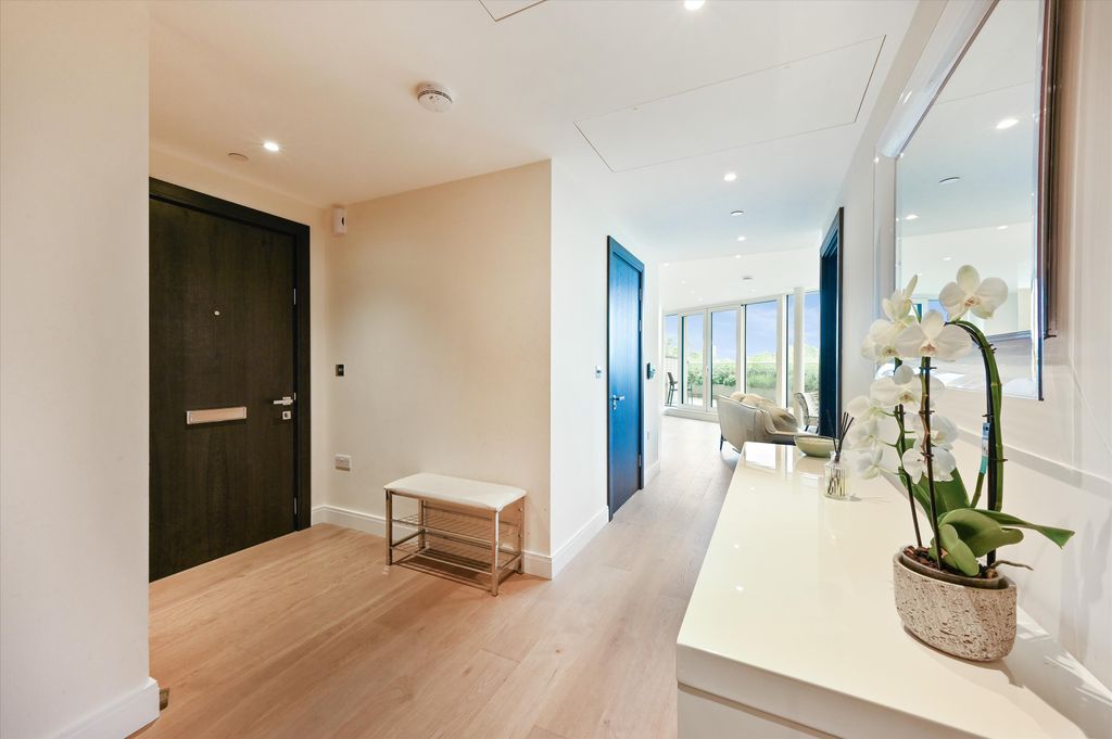 Property photo 3 of 16 Image