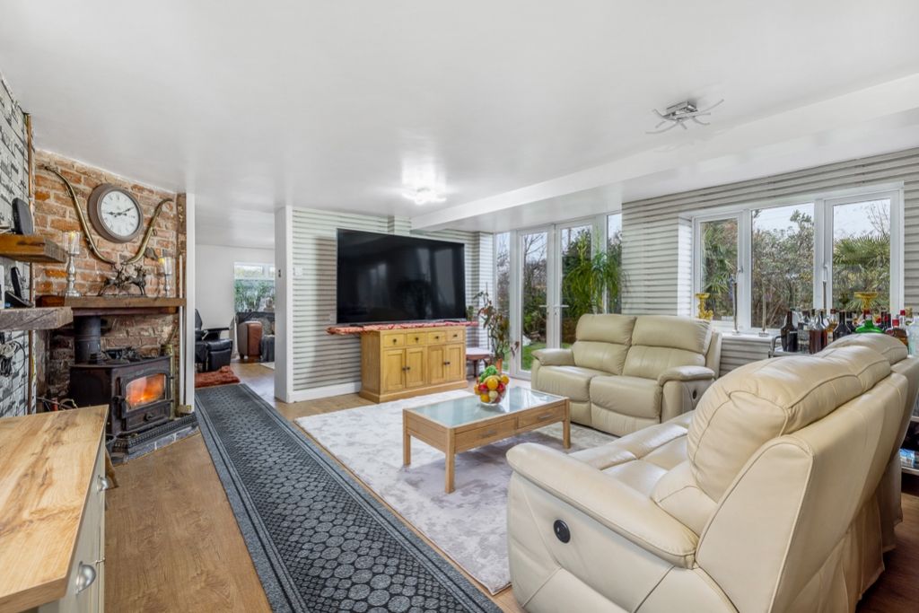 Property photo 3 of 40 White House (Boston)-31