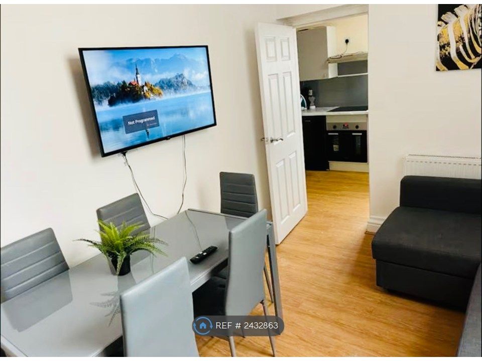 Property photo 2 of 11