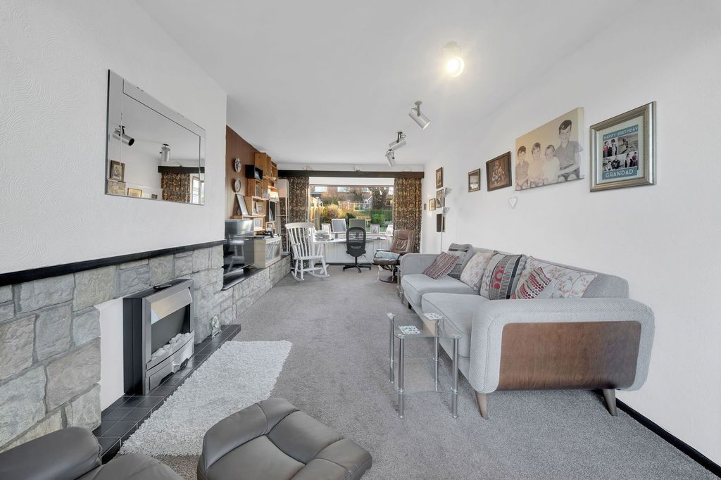 Property photo 2 of 21