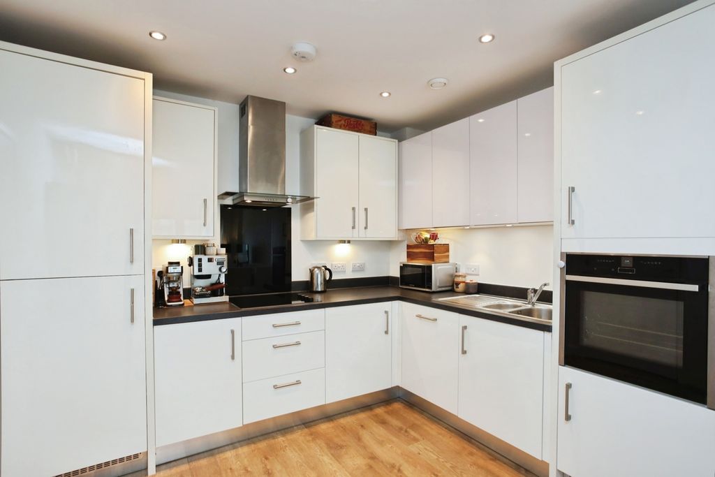 Property photo 3 of 18 Pbox-Img.Jpg
