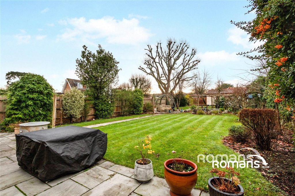 Property photo 3 of 21 Picture No. 24