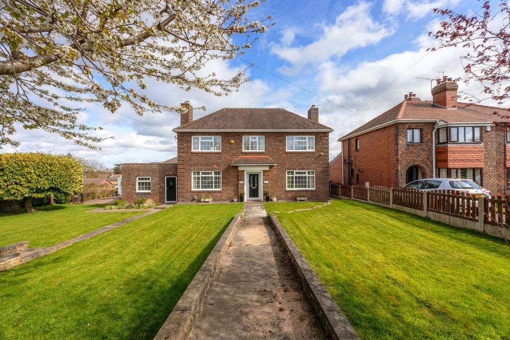 Property photo 1 of 43